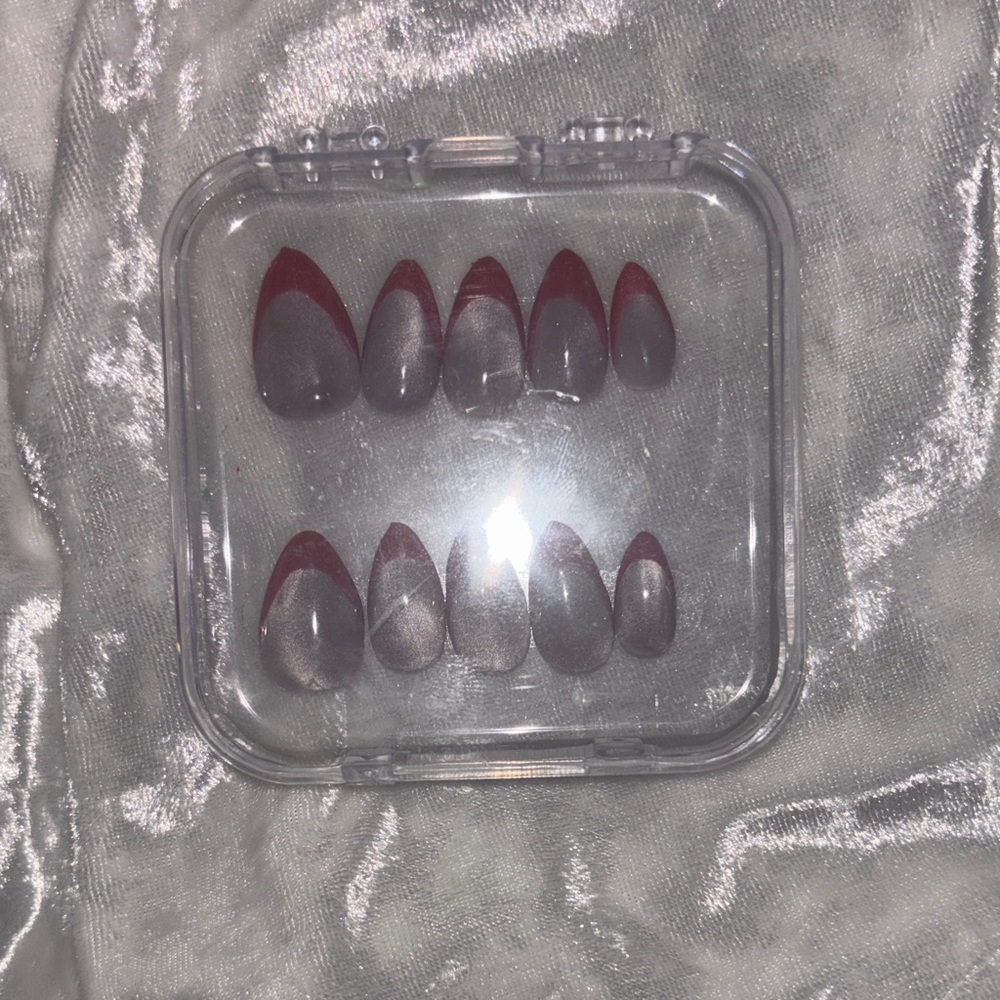 Elegant Red and Gray Press-On Nails
